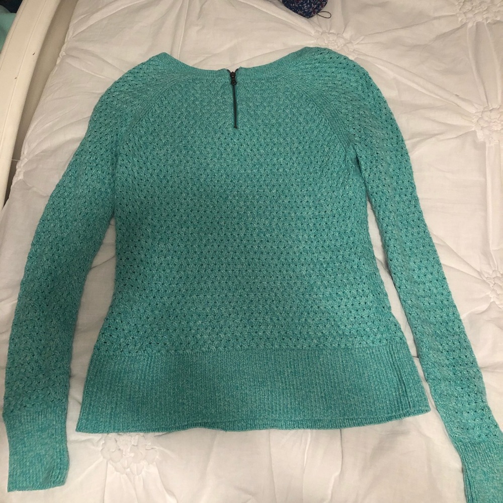 American Eagle Comfy Sweater - Picture 5 of 6